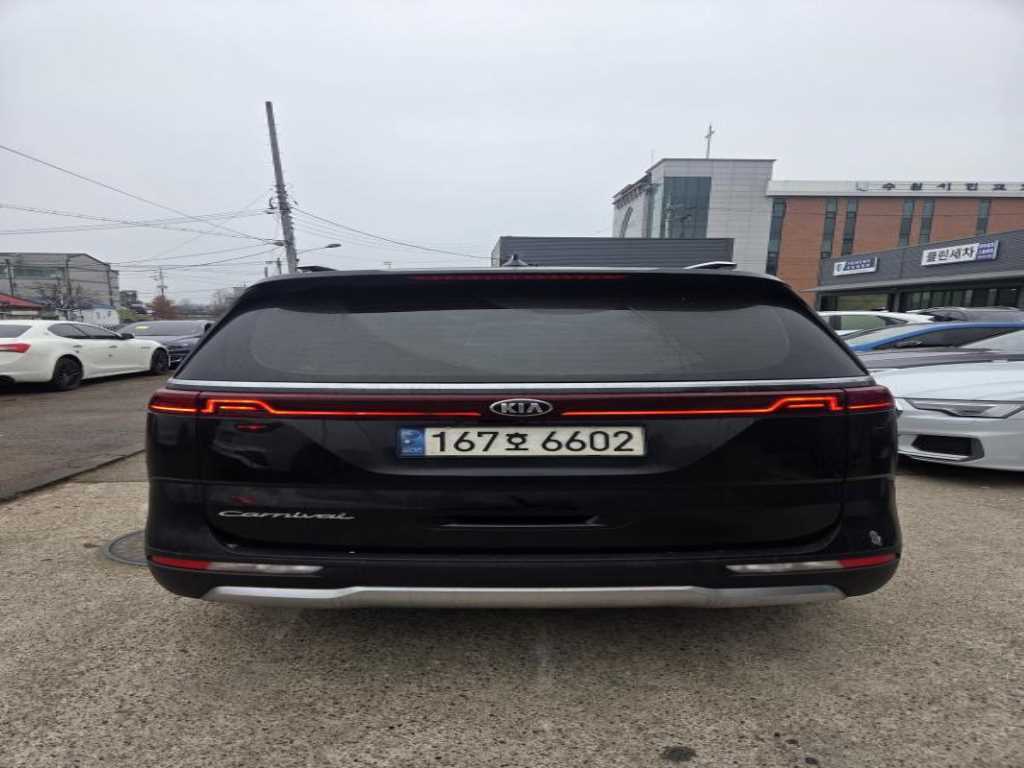 KIA Carnival - Vista 3