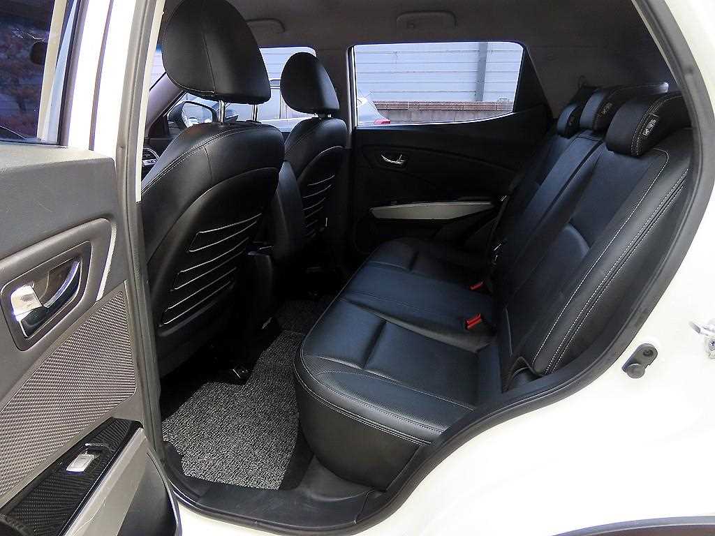 Ssangyong Tivoli - Vista 6