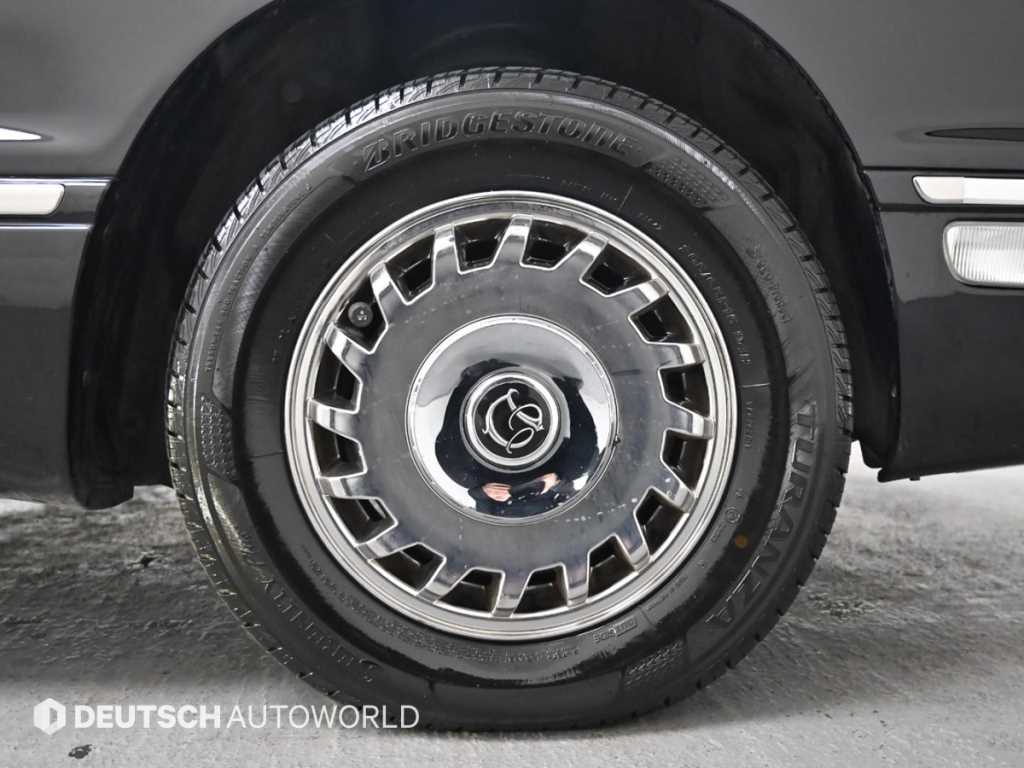 HYUNDAI Dynasty - Vista 5