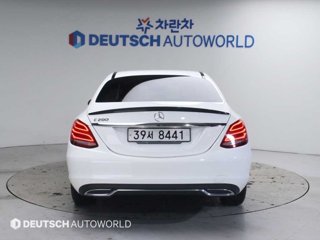 Mercedes Benz C Class - Vista 4