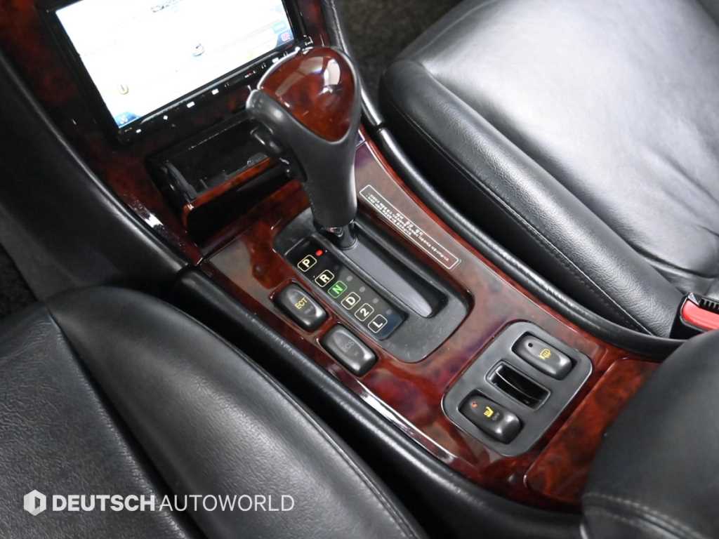 HYUNDAI Dynasty - Vista 9