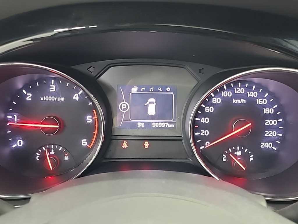 KIA Carnival - Vista 6