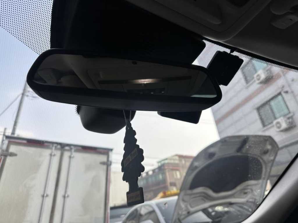 Jaguar XF - Vista 12