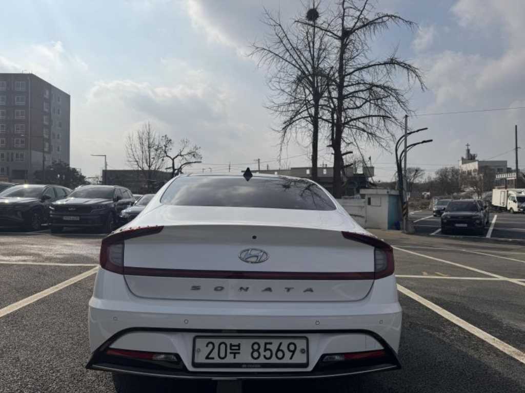 HYUNDAI Sonata - Vista 4