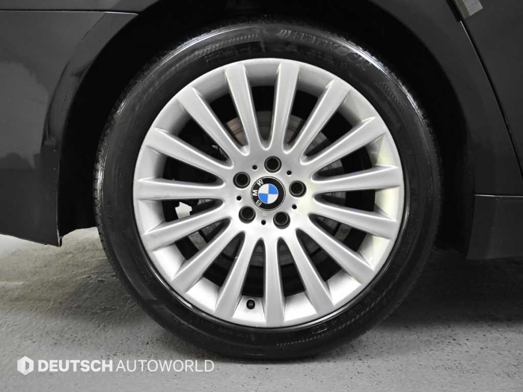 BMW 7 Series - Vista 5