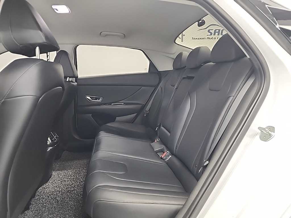 HYUNDAI Avante - Vista 12