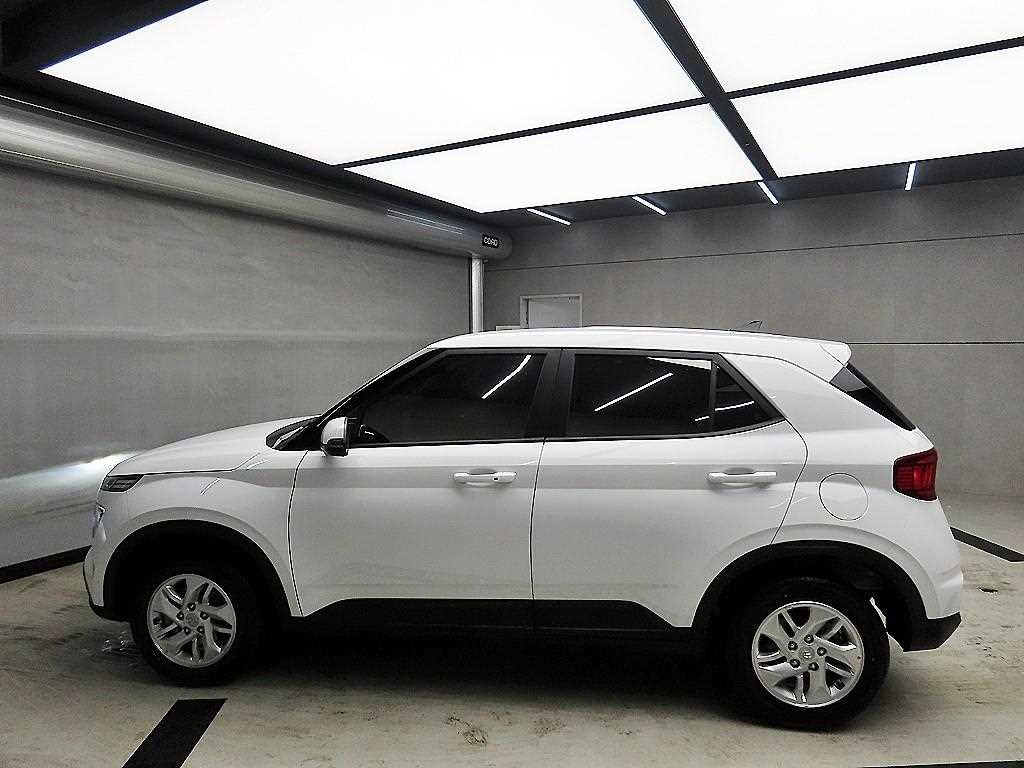 HYUNDAI Venue - Vista 4