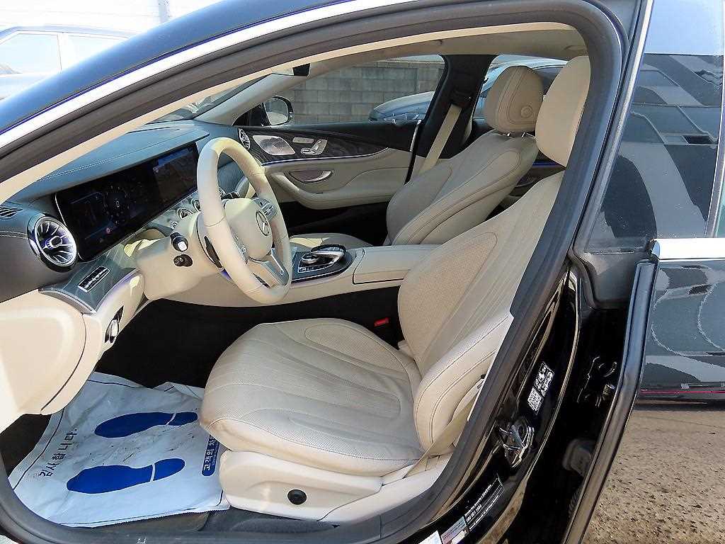 Mercedes Benz CLS Class - Vista 6