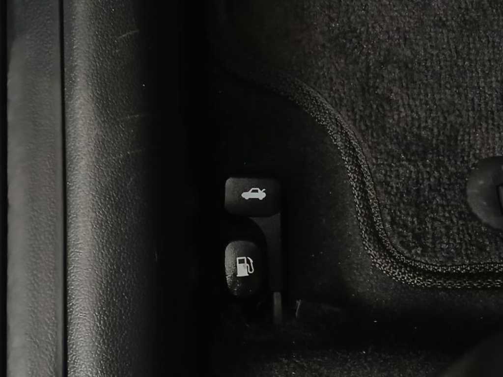 HYUNDAI Avante - Vista 12