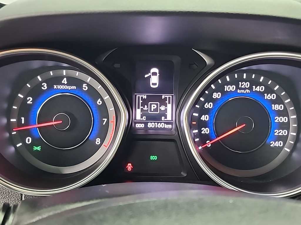 HYUNDAI Avante - Vista 6