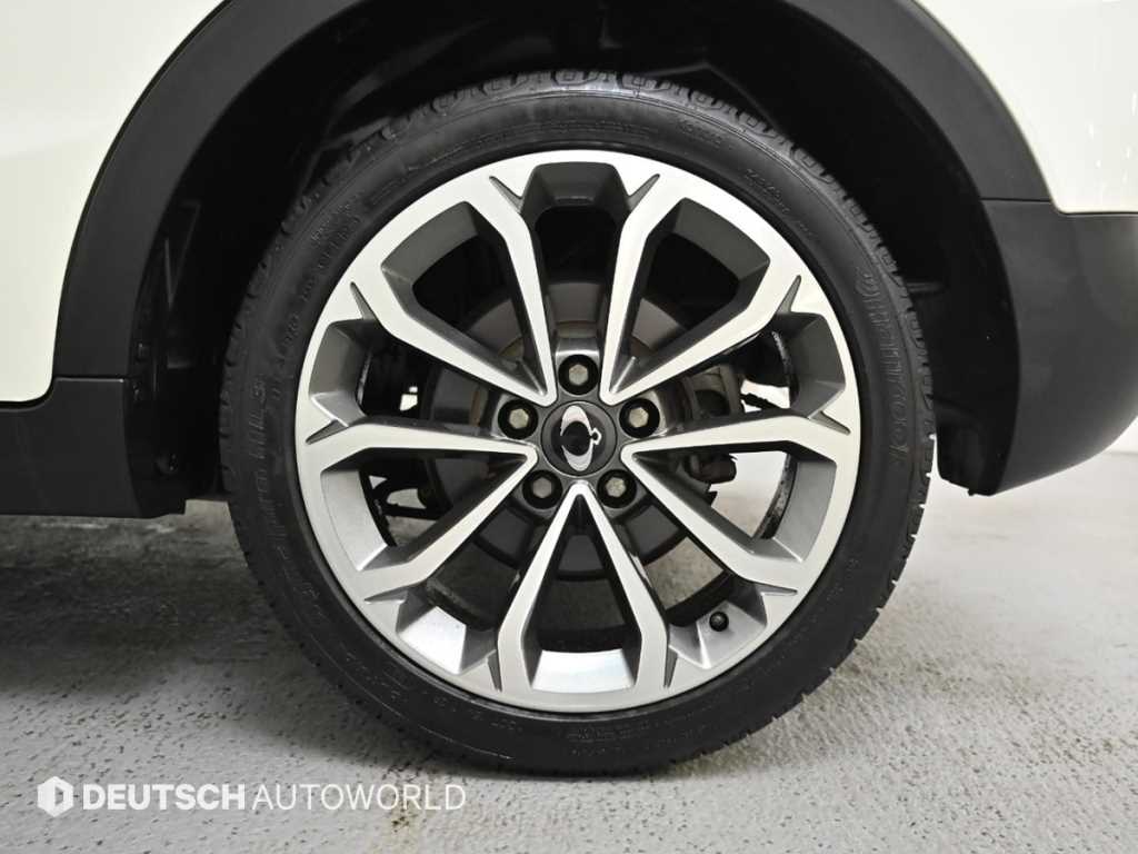 Ssangyong Tivoli - Vista 5