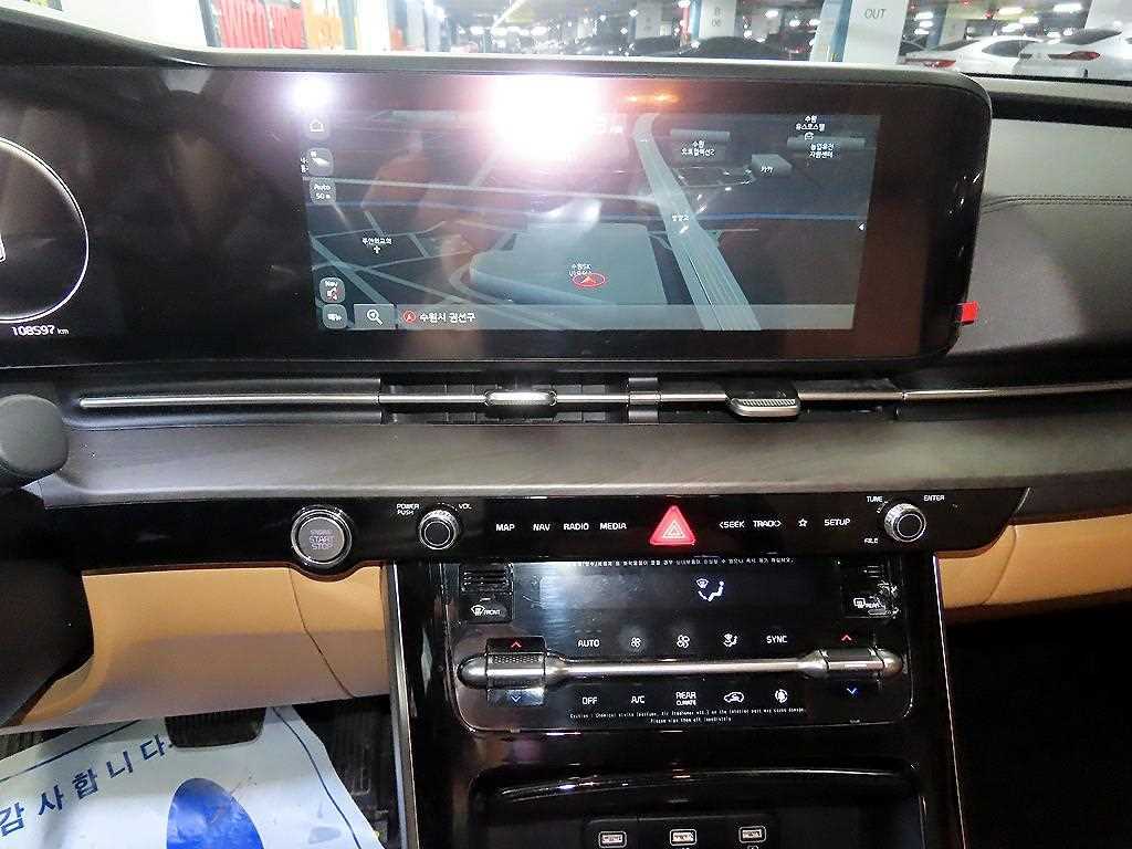 KIA Carnival - Vista 11