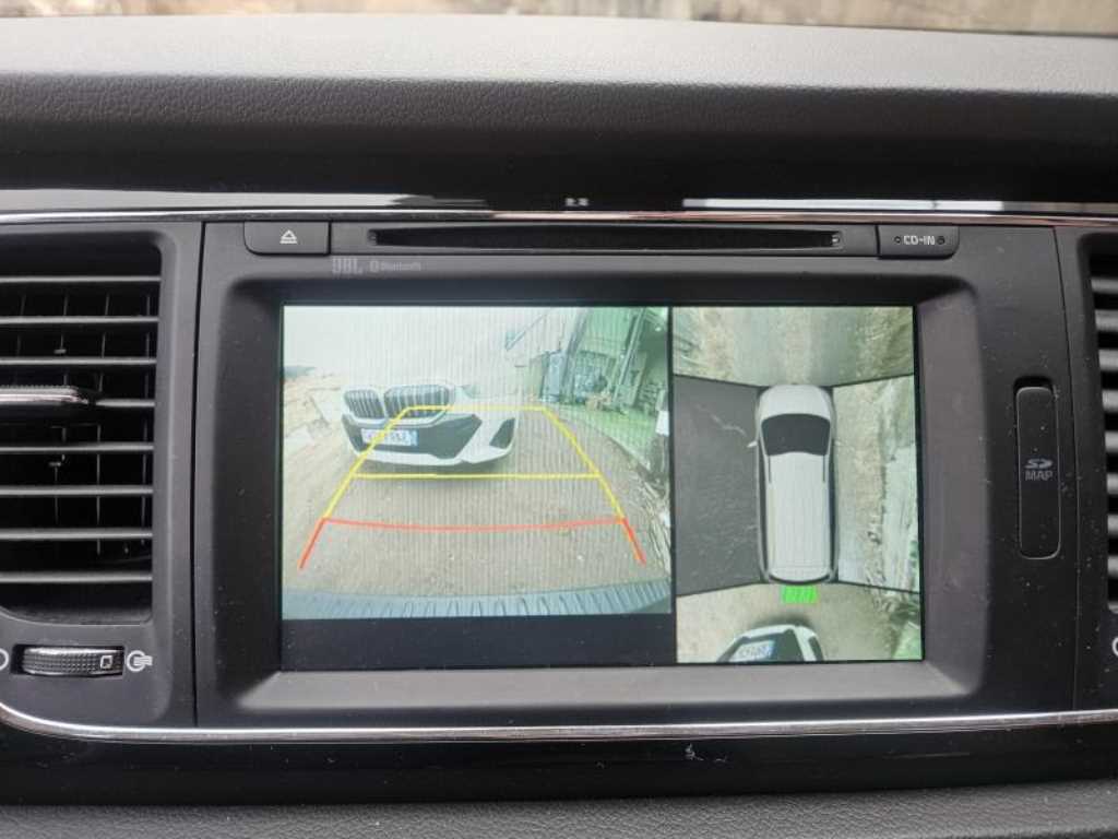 KIA Carnival - Vista 9