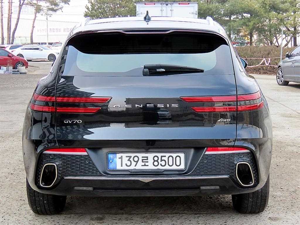 Genesis GV70 - Vista 4