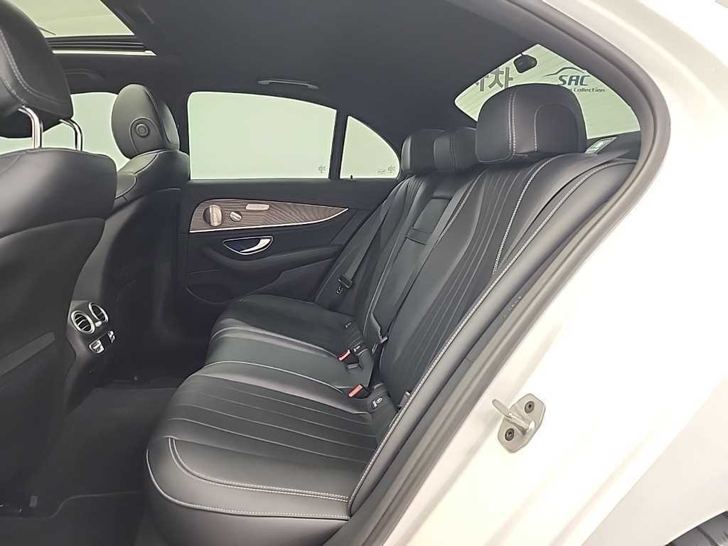 Mercedes Benz E class - Vista 12