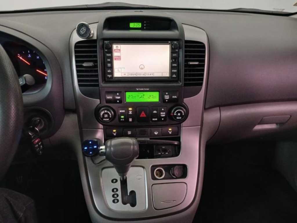 KIA Carnival - Vista 9