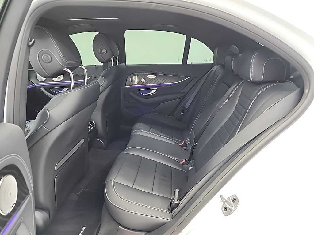 Mercedes Benz E class - Vista 12