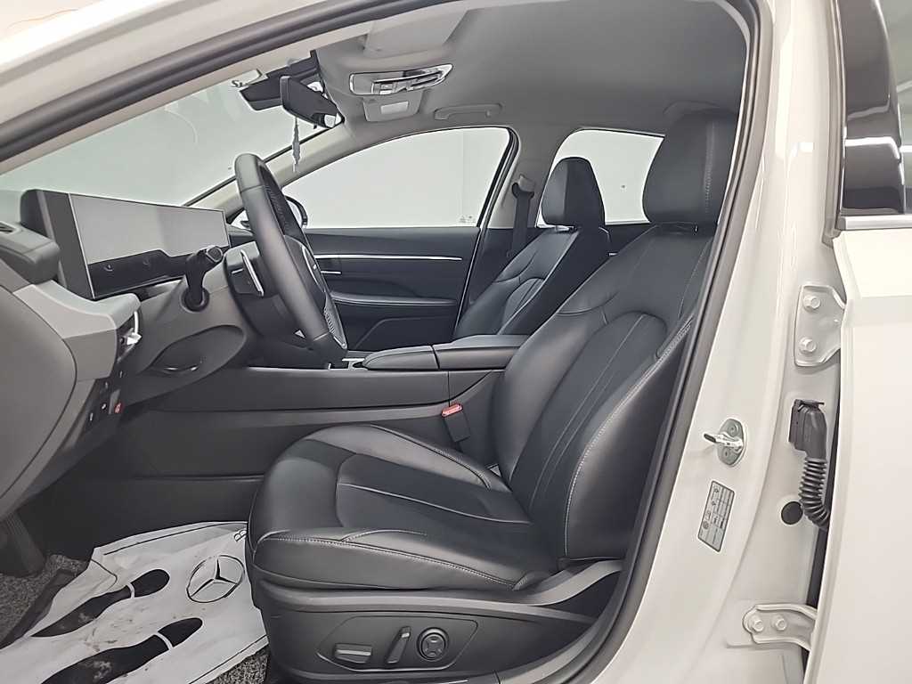 HYUNDAI Sonata - Vista 11