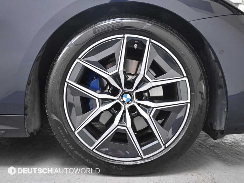 BMW 5 Series - Vista 5