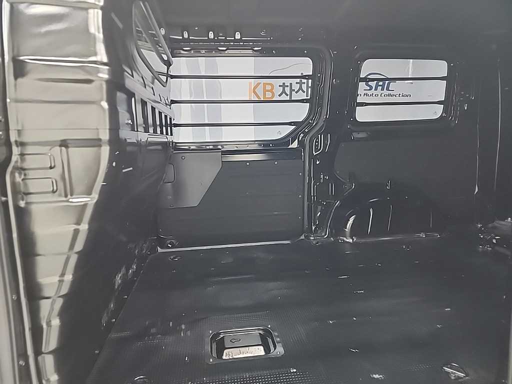 HYUNDAI Staria - Vista 12