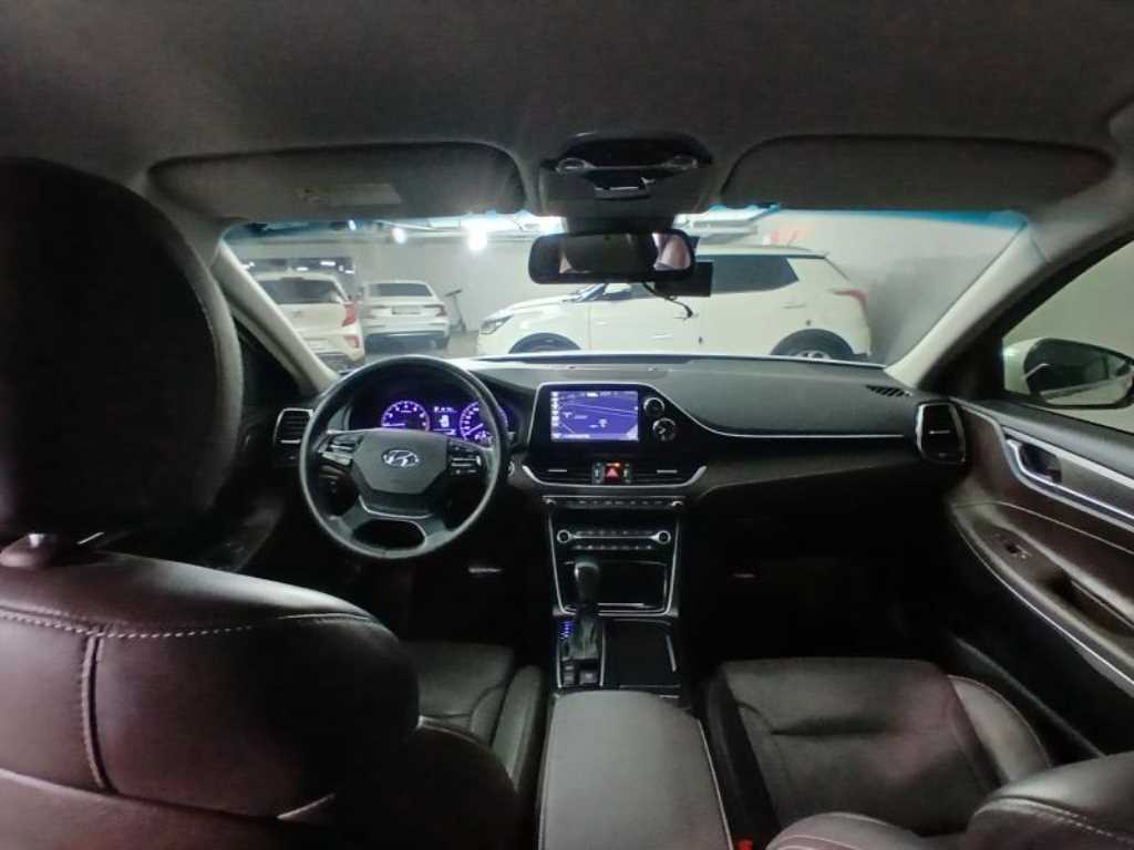 HYUNDAI Grandeur - Vista 6