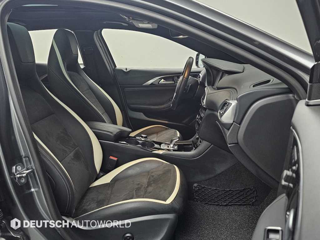 Infiniti Q - Vista 10