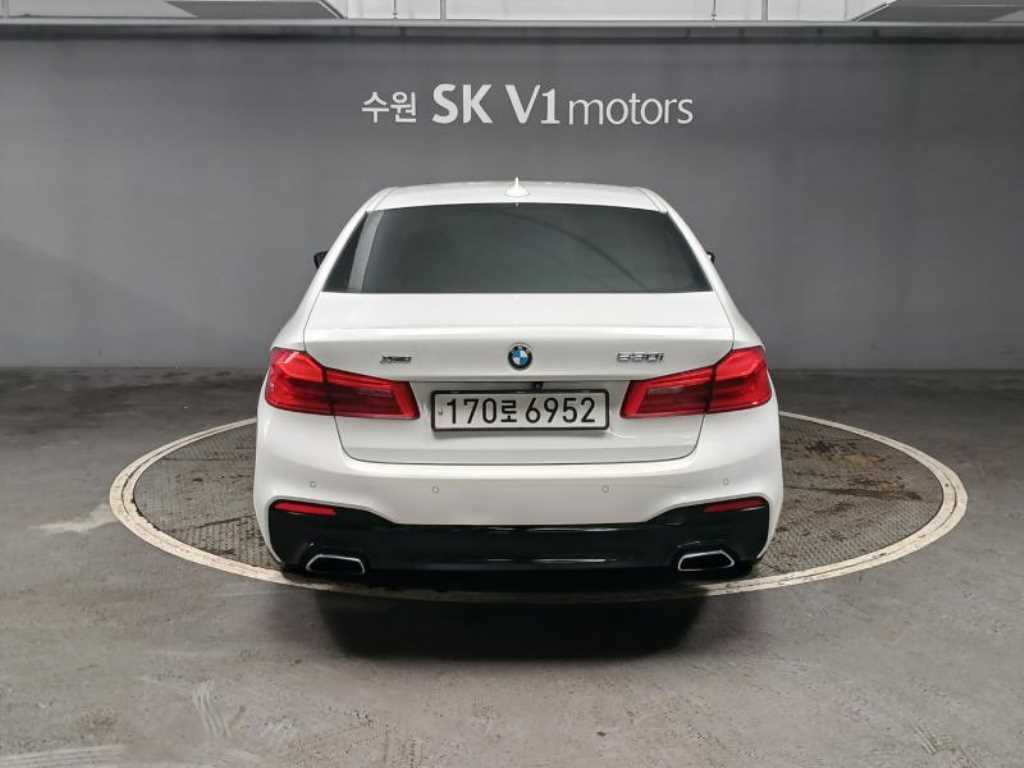 BMW 5 Series - Vista 5