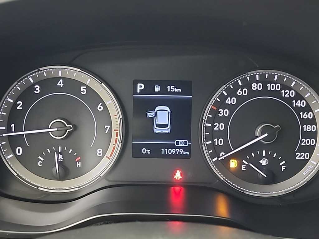 HYUNDAI Venue - Vista 6