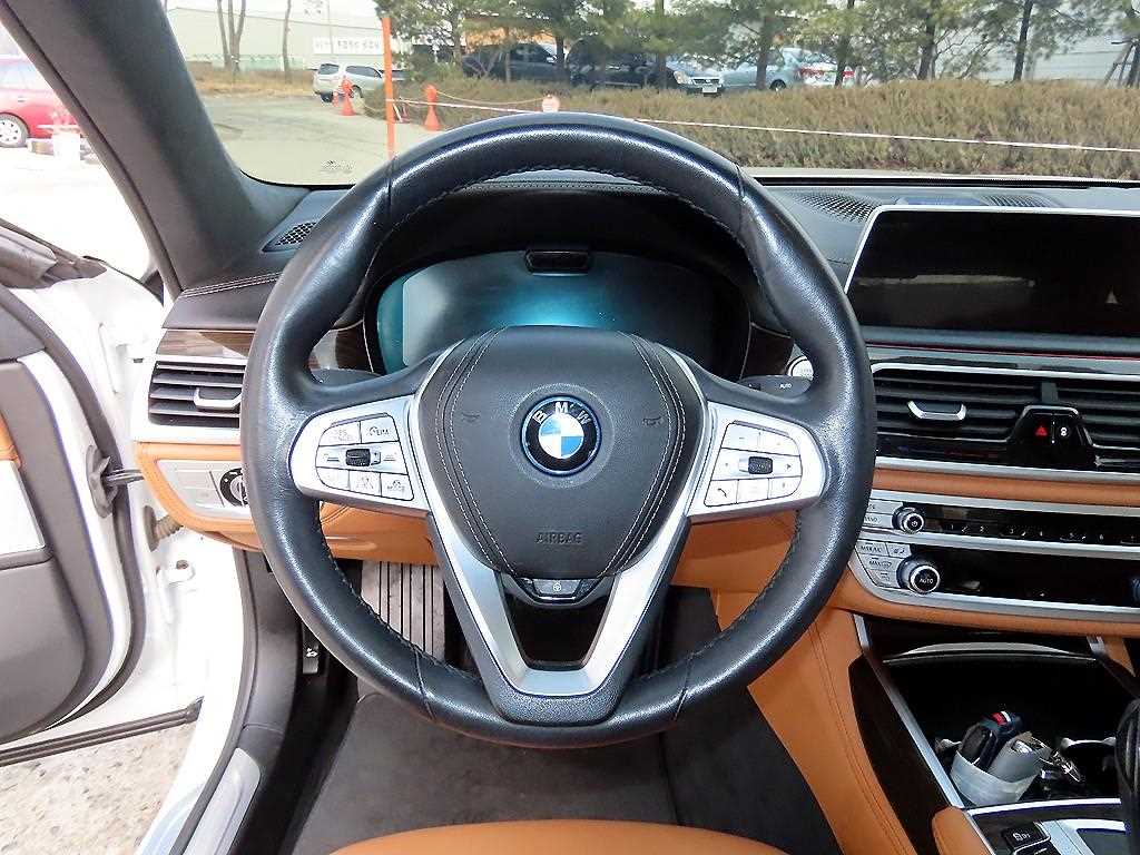 BMW 7 Series - Vista 8
