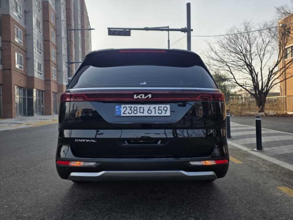 KIA Carnival - Vista 4