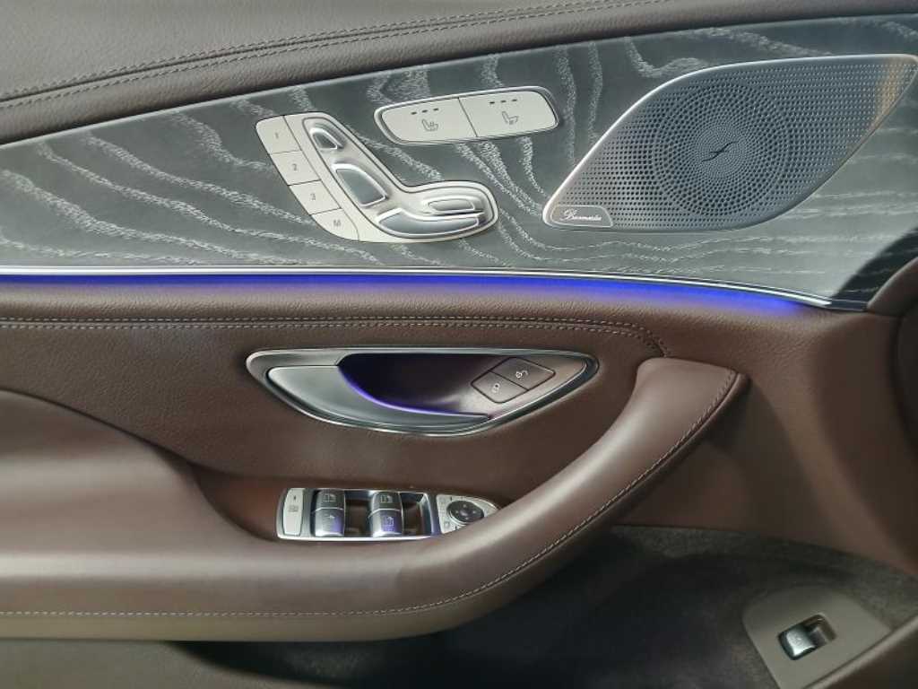 Mercedes Benz CLS Class - Vista 12