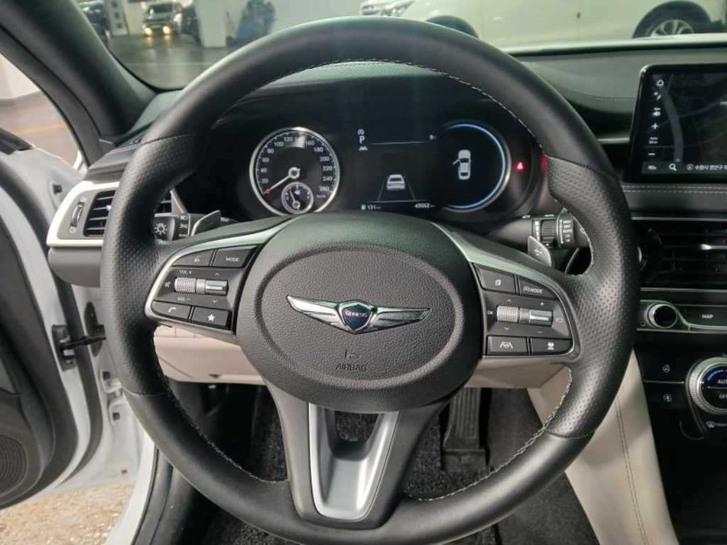 Genesis G70 - Vista 8
