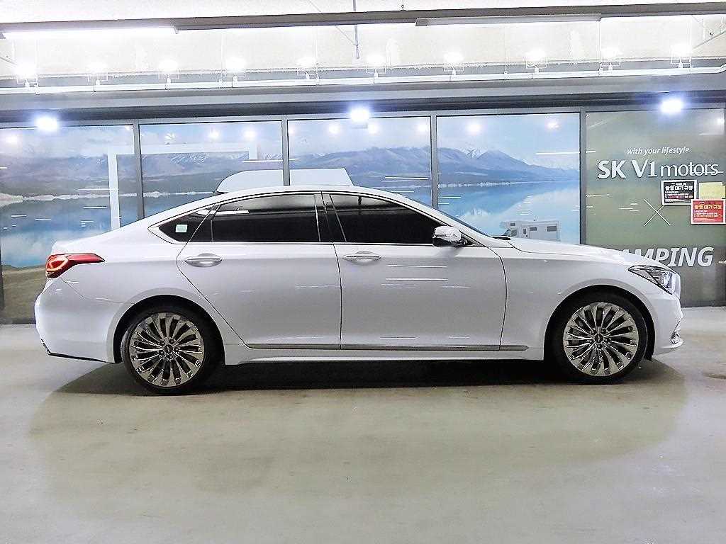 HYUNDAI Genesis - Vista 4