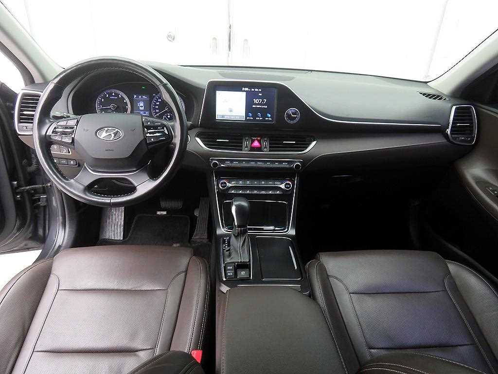 HYUNDAI Grandeur - Vista 8