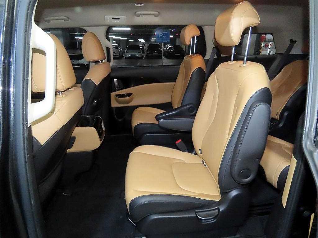 KIA Carnival - Vista 7