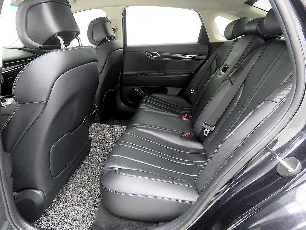 Genesis G80 - Vista 7