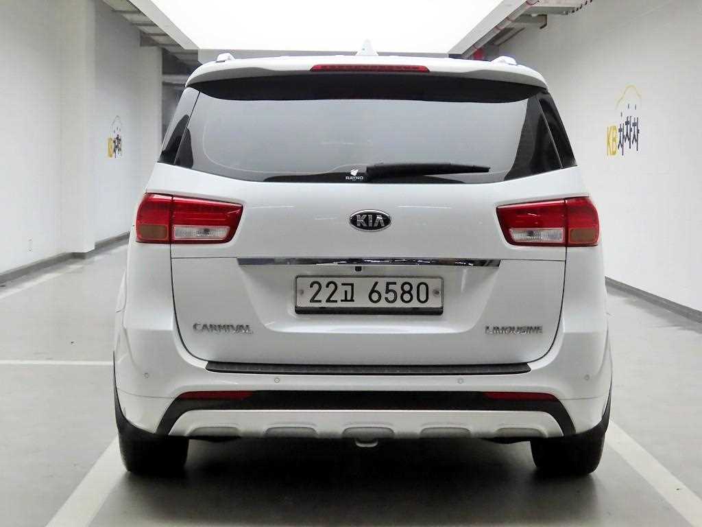KIA Carnival - Vista 3