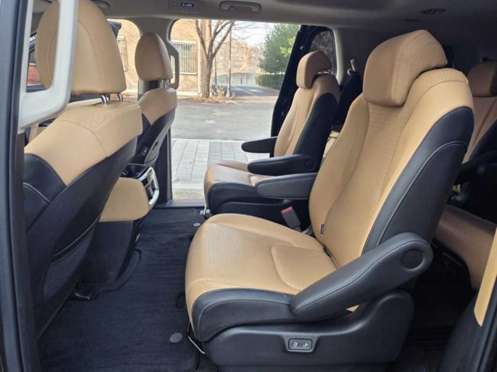 KIA Carnival - Vista 8