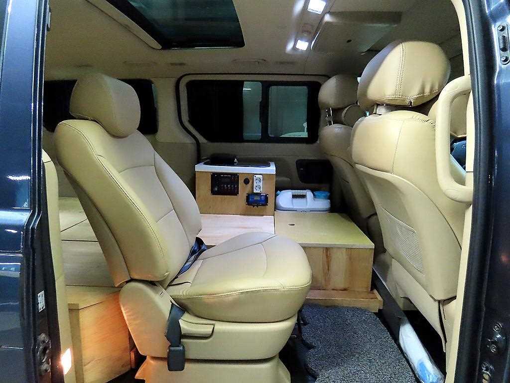 HYUNDAI Starex - Vista 8