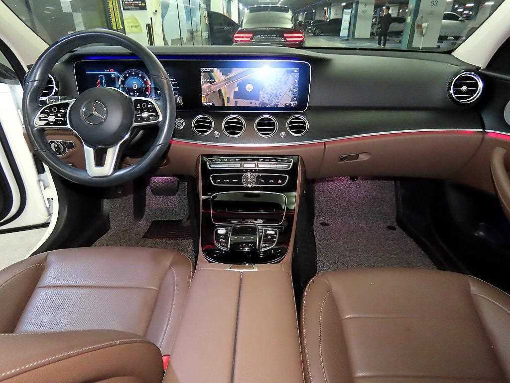 Mercedes Benz E class - Vista 10