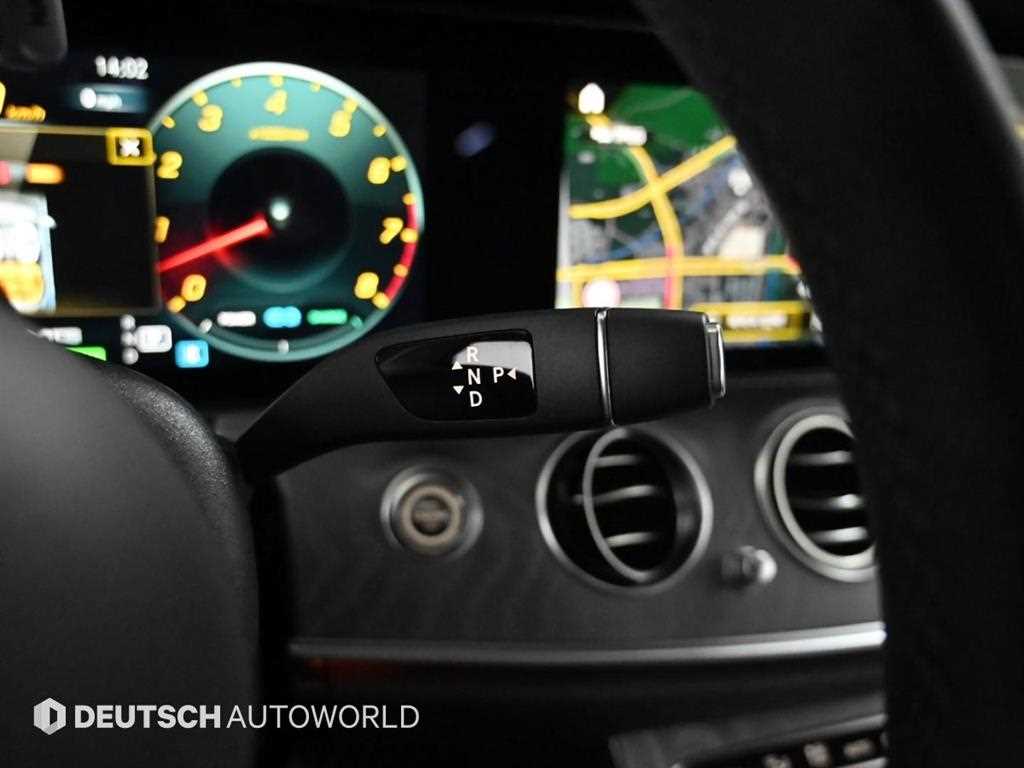 Mercedes Benz E class - Vista 12