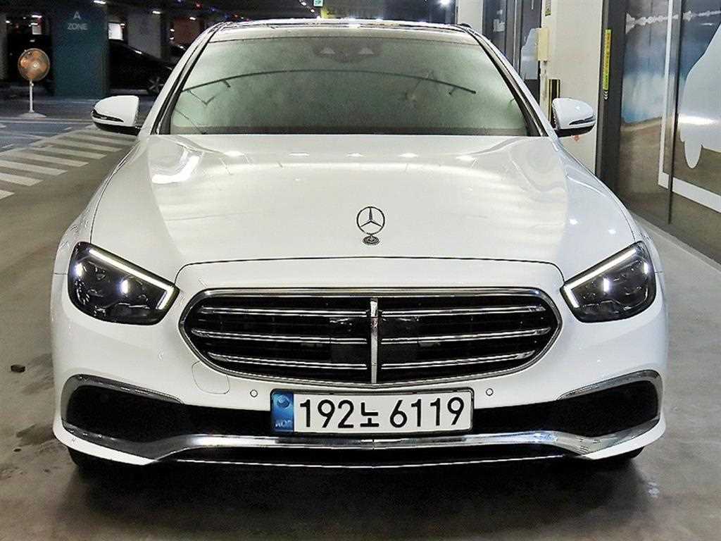 Mercedes Benz E class - Vista 2