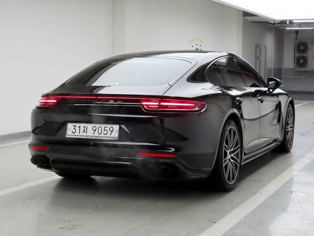 Porsche Panamera - Vista 4