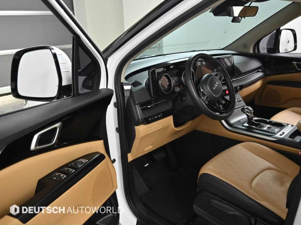 KIA Carnival - Vista 11