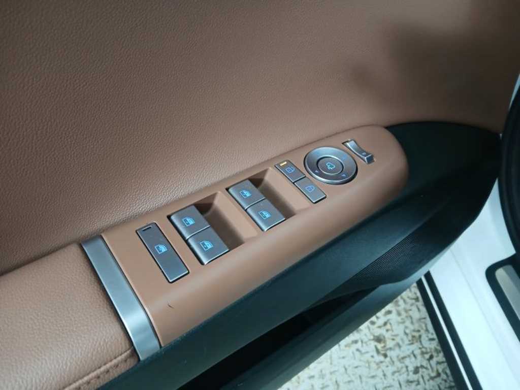 HYUNDAI Grandeur - Vista 12