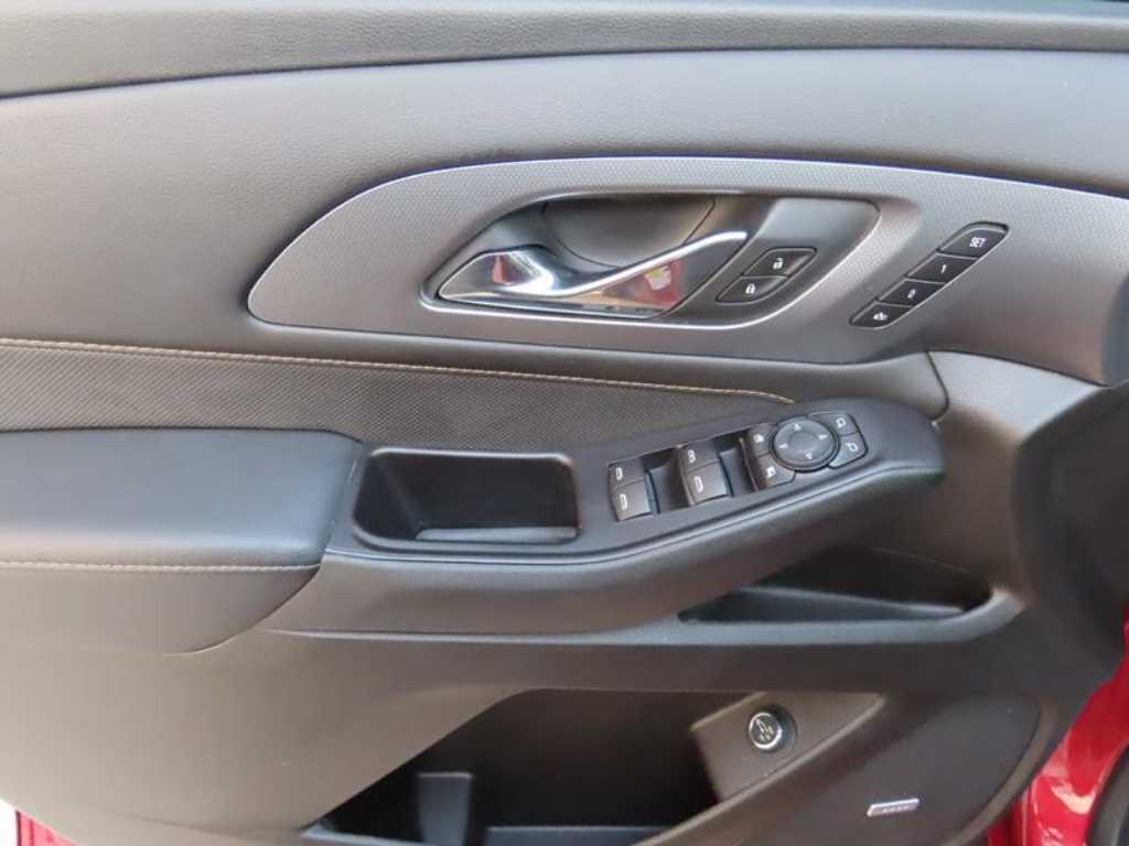 Chevrolet Travers - Vista 7