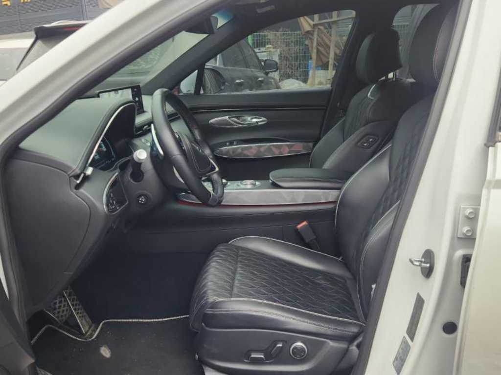 Genesis GV70 - Vista 7