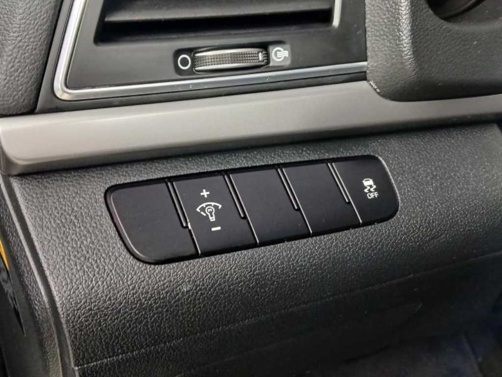 HYUNDAI Avante - Vista 11