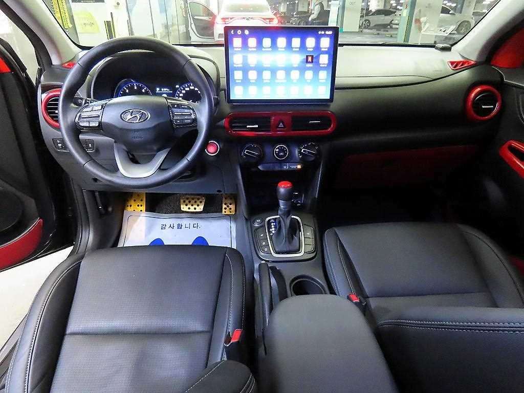 HYUNDAI Kona - Vista 10