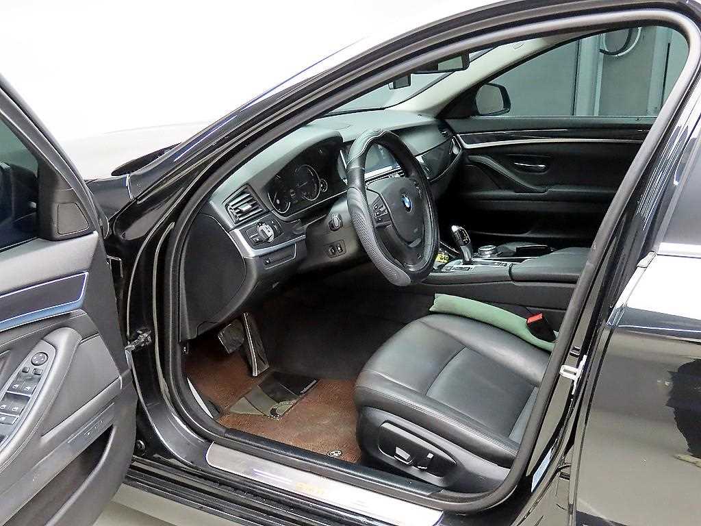 BMW 5 Series - Vista 5